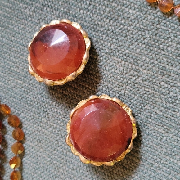 Vintage Necklace and Clip On Earrings Set - Picture 2 of 7